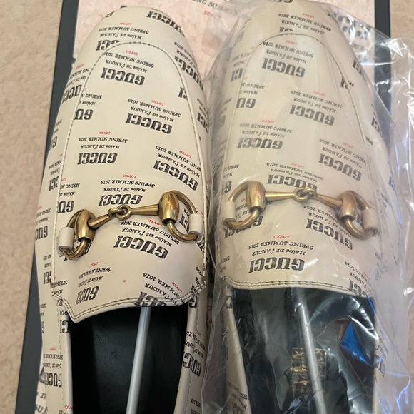 Gucci Stamp Print Leather Loafer men's new with tags and in box - Picture 7 of 8